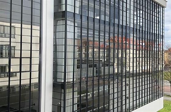 廣東玻璃幕墻改造公司哪家更專業(yè)