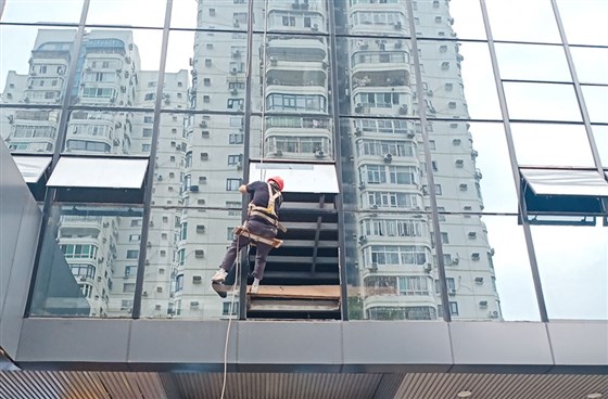 東莞幕墻玻璃更換