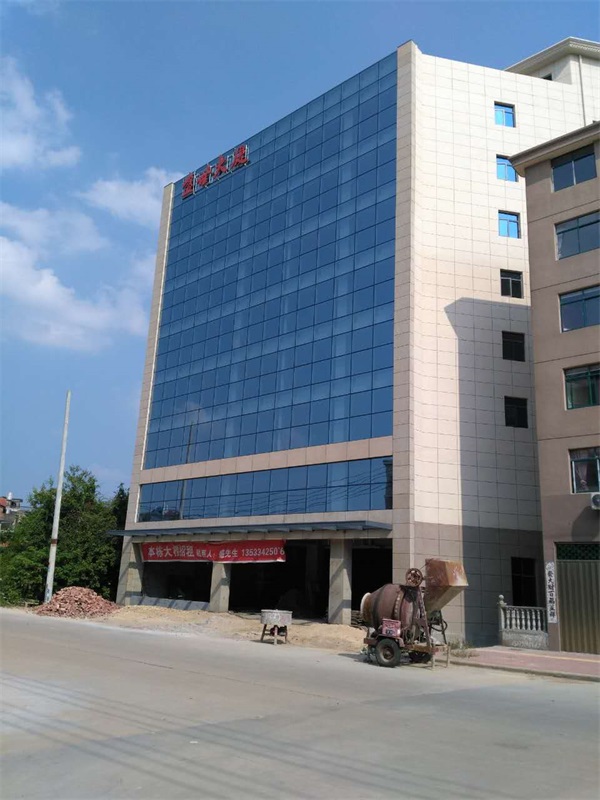 全隱框玻璃幕墻包工包料多少錢 全隱框玻璃幕墻包工包料多少錢