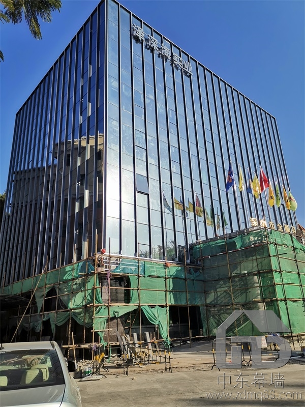 半隱框玻璃幕墻|優(yōu)選玻璃幕墻公司|深圳中東幕墻 半隱框玻璃幕墻|優(yōu)選玻璃幕墻公司|深圳中東幕墻