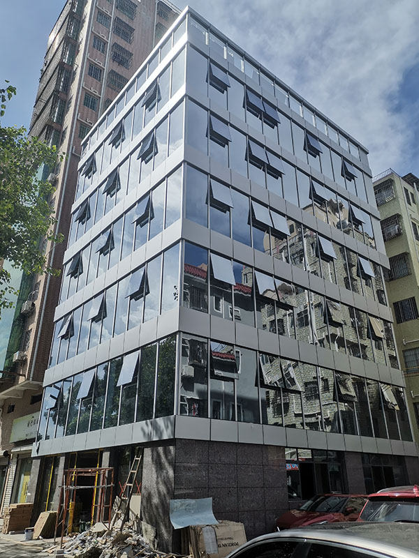 自建房改造玻璃幕墻找哪家幕墻公司好 自建房改造玻璃幕墻找哪家幕墻公司好